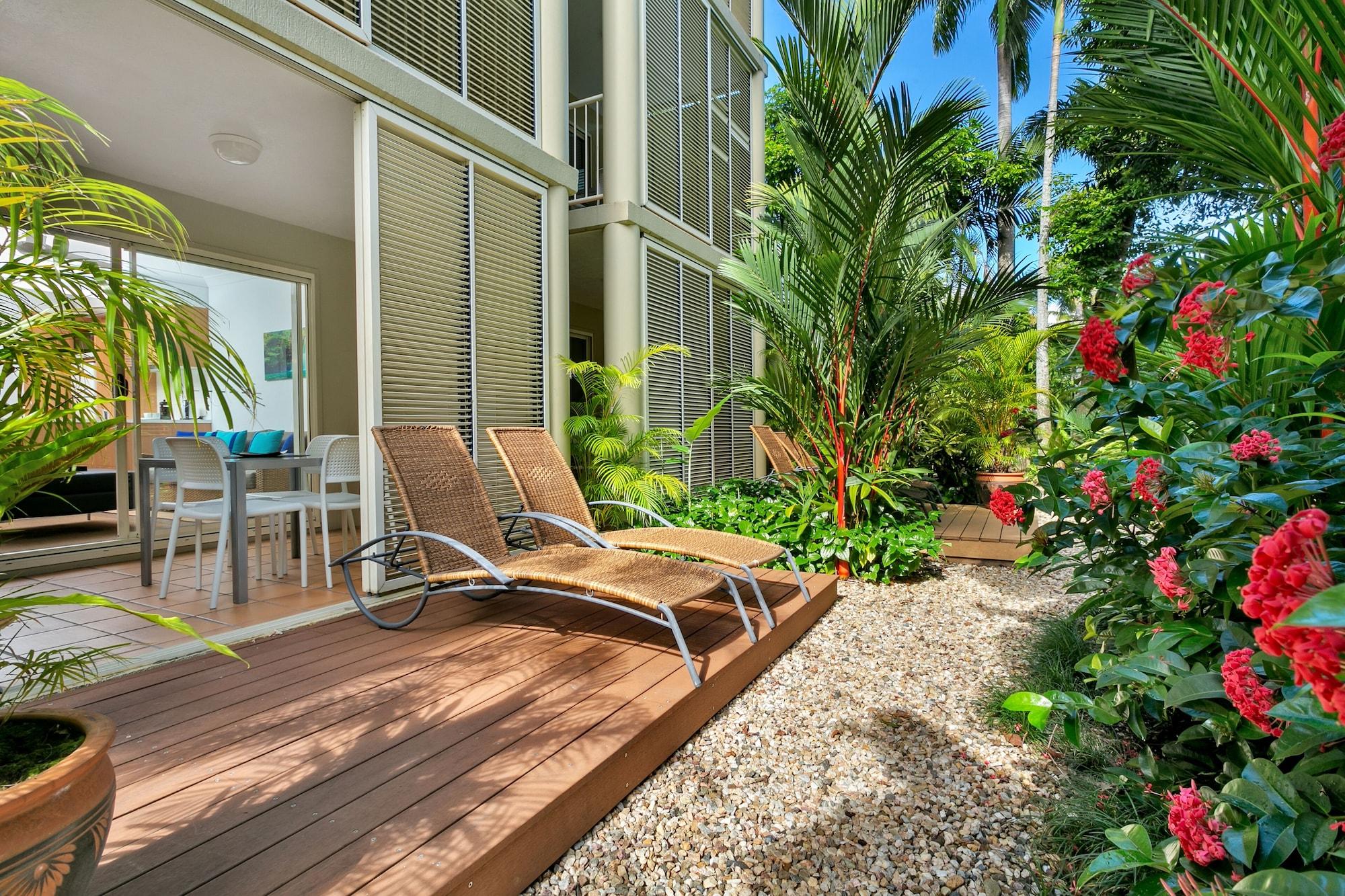Port Douglas Apartments - Adults Only Oasis Zewnętrze zdjęcie