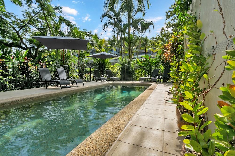 Port Douglas Apartments - Adults Only Oasis Zewnętrze zdjęcie